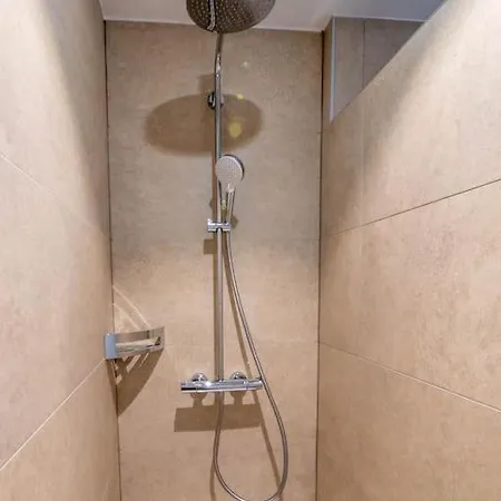 New & Stylish In Prime Location Lausanne